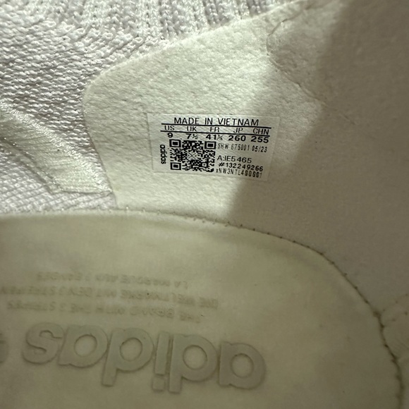 womans tennis shoes - Picture 2 of 5